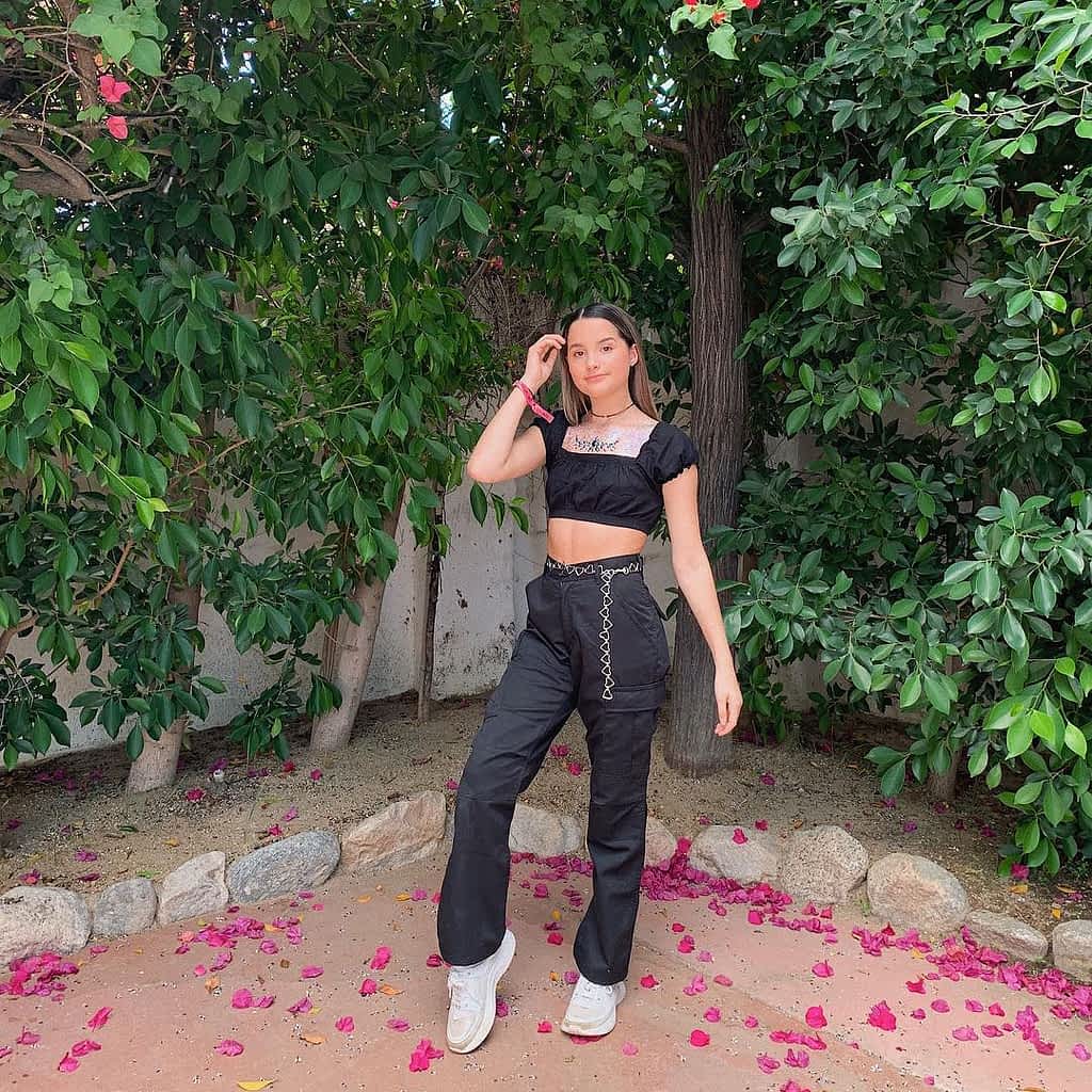 Annie LeBlanc Age, Height, Wiki, Boyfriend, Net Worth & More 1 Annie LeBlanc Age, Height, Wiki, Boyfriend, Net Worth