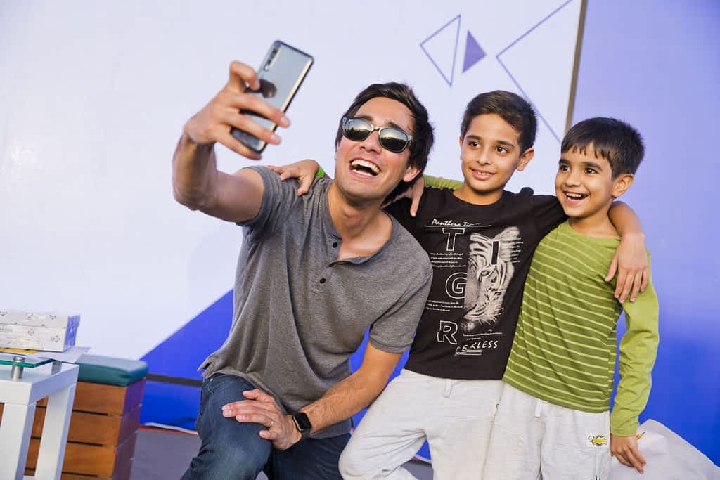 Zach King Age, Wiki, Wife, Magic Vines, 7 Facts, Instagram, Net Worth 3 Zach King Age, Wiki, Wife, Magic Vines, Instagram, Net Worth