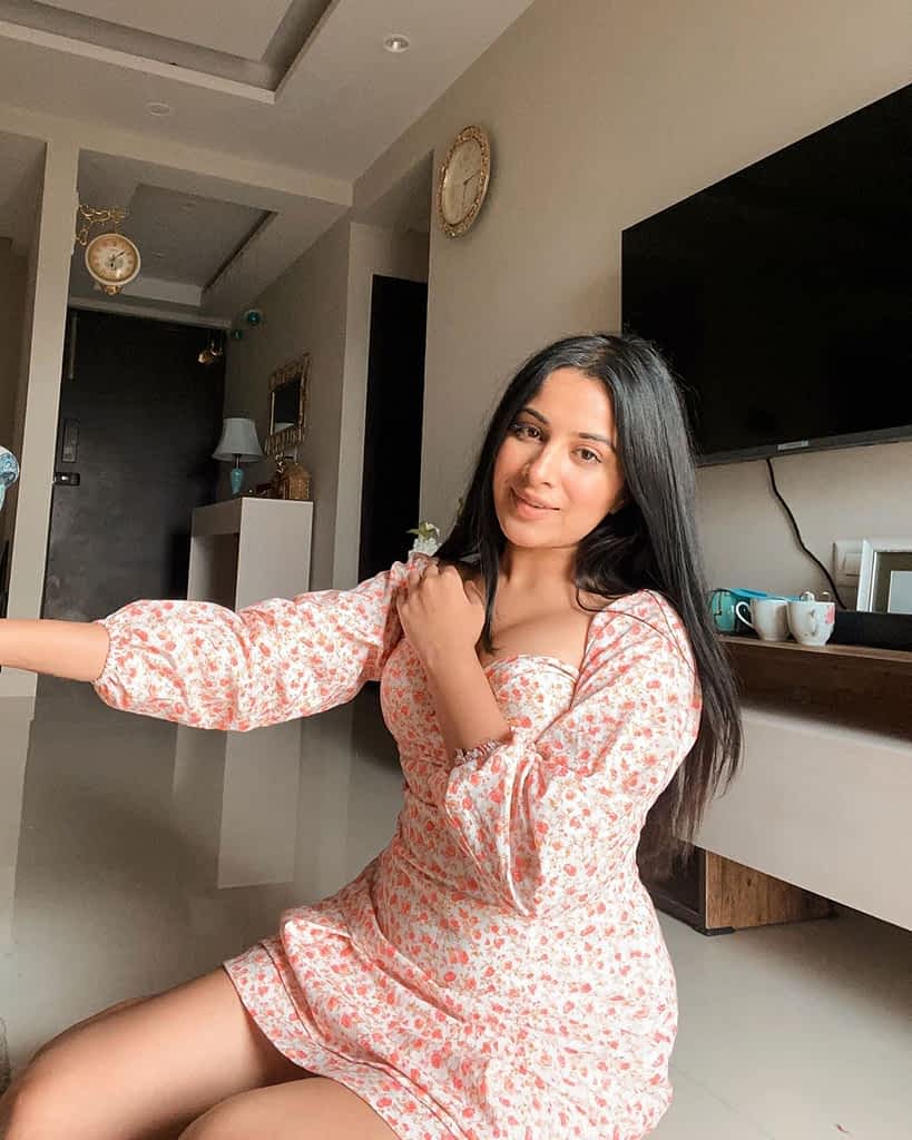 Sara Gurpal Age, Wiki, Bigg Boss 14, Family, Images & More