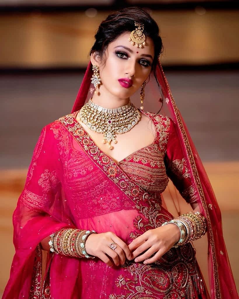 Neetu Bisht Photos, Instagram