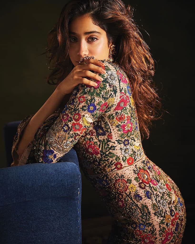 25+ Jhanvi Kapoor Photos Will Blow Your Mind 14 Jhanvi Kapoor Hot & Bold Photos