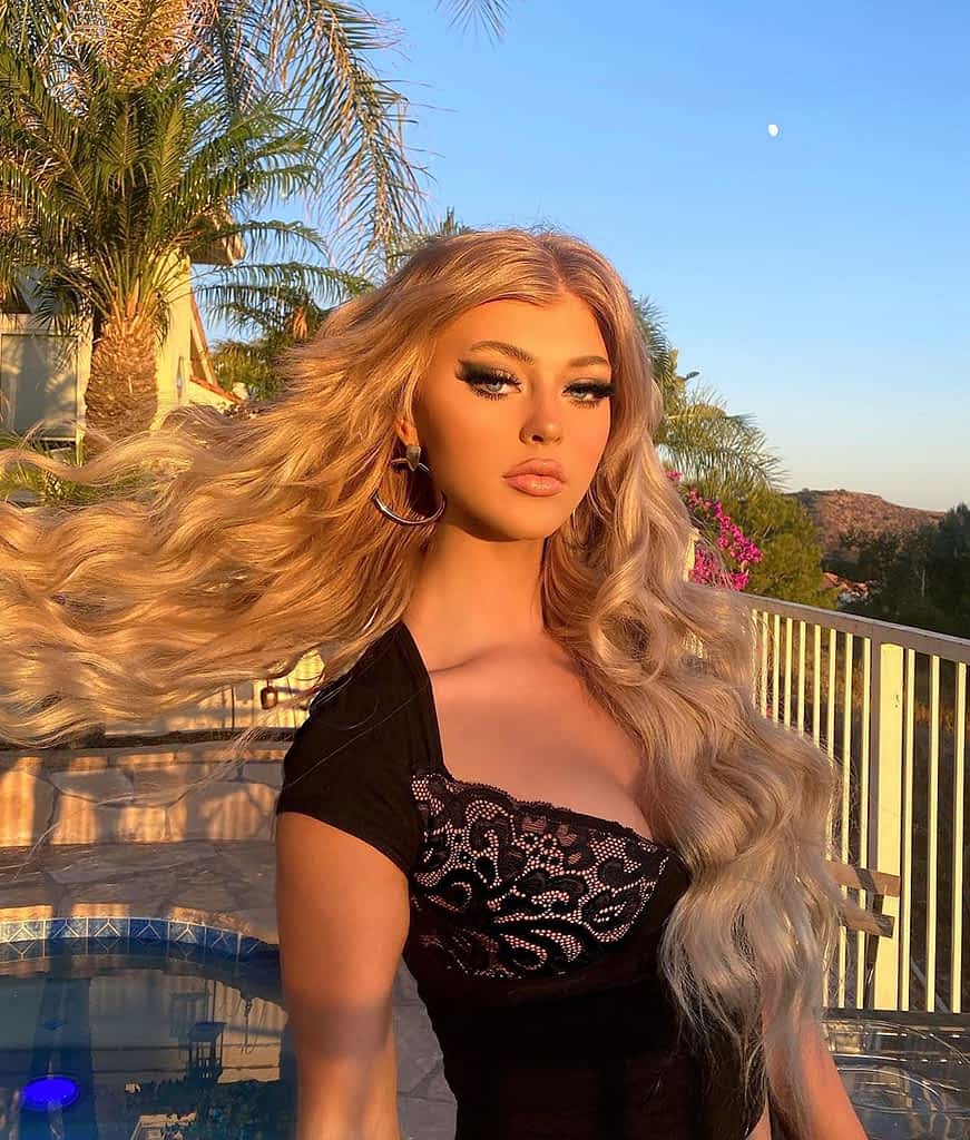 25+ Best Loren Gray Photos That Will Keep Your Eyes Stuck 8 loren gray photos